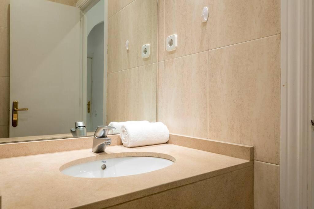 Bebarceloner Poble Nou Apartaments - 2 Bedroom Экстерьер фото